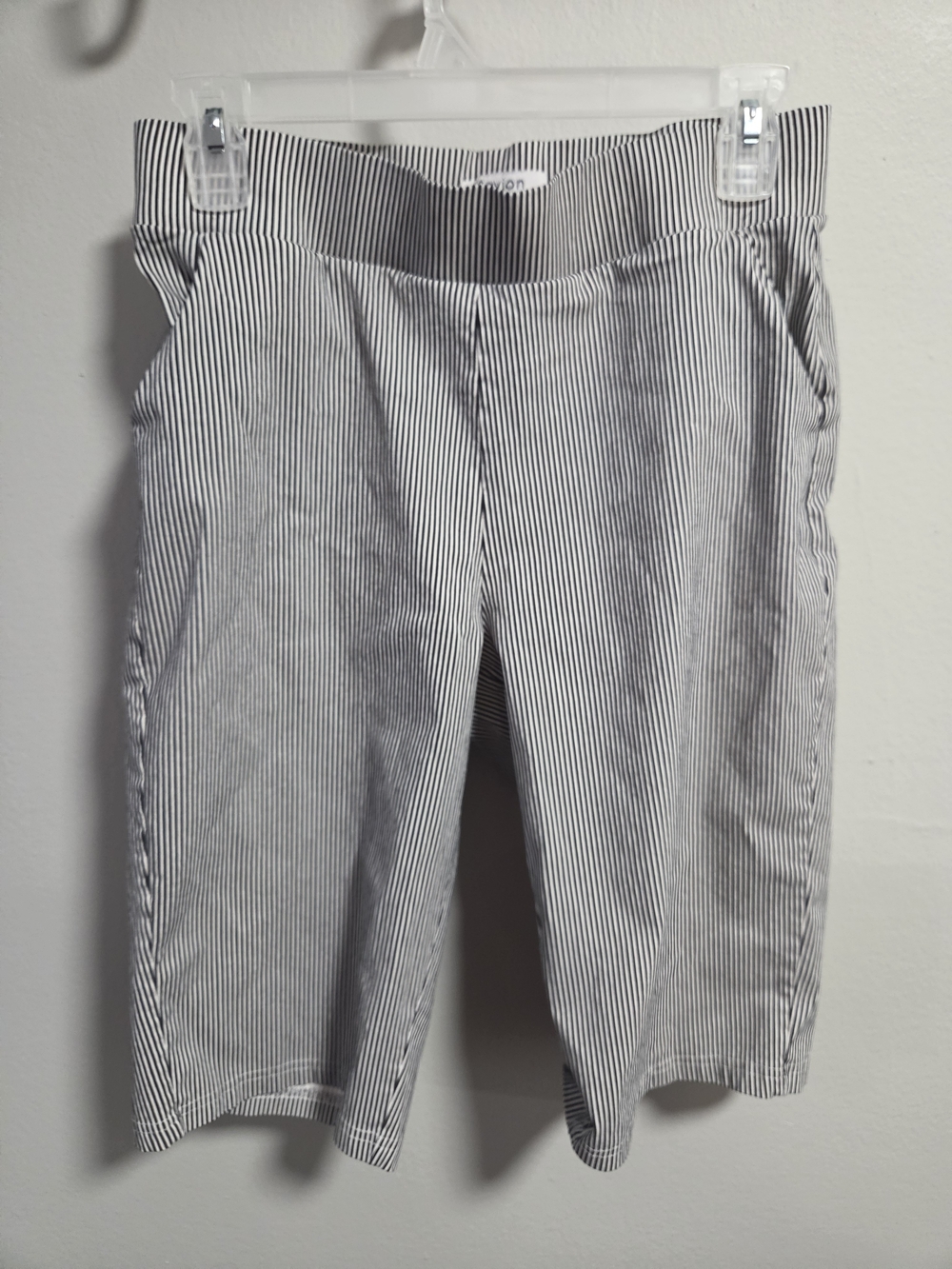 Savion Black White Pinstripe Stretch Shorts Size M